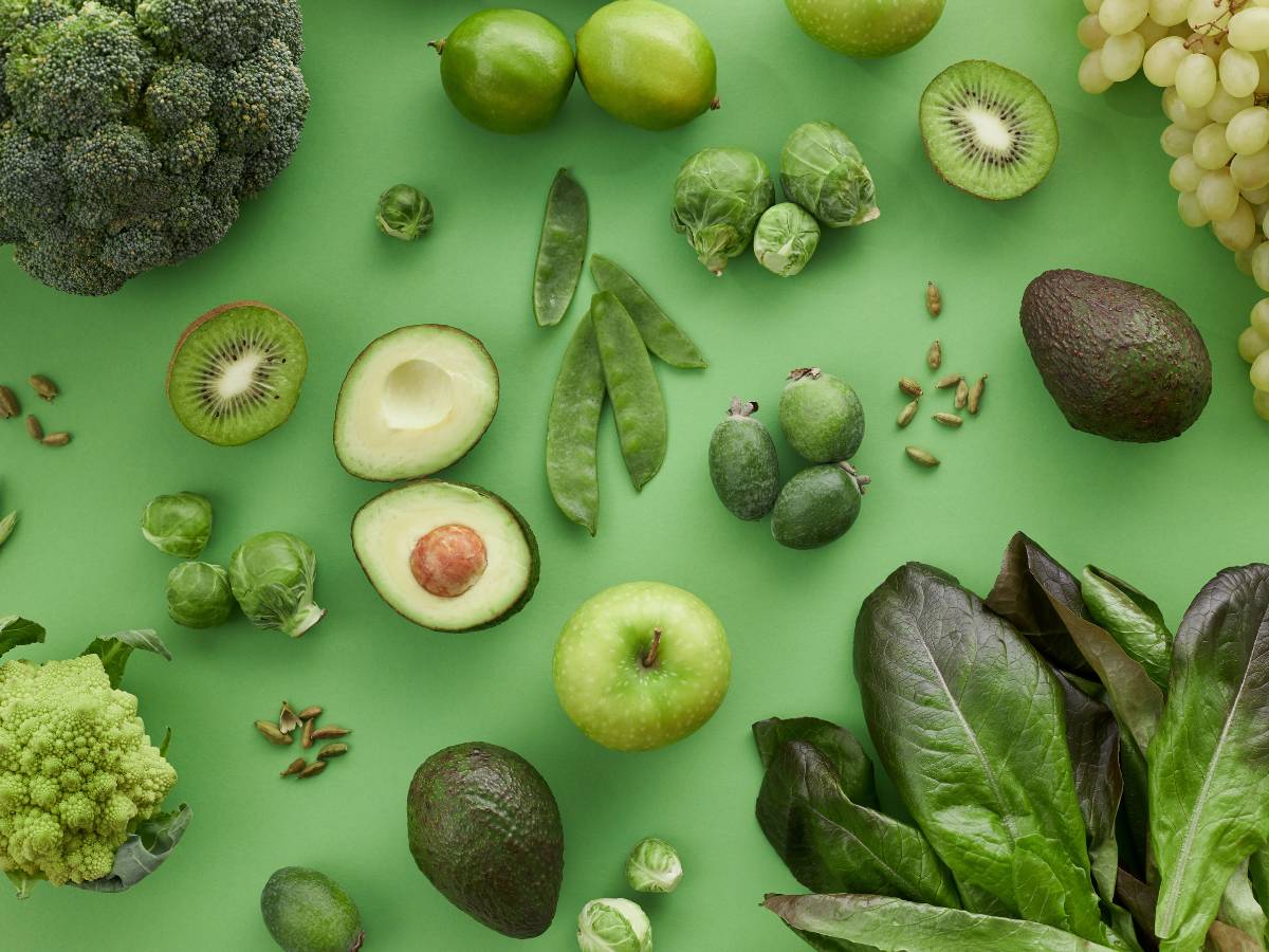 Warywa zielone o niskiej kaloryczności. Obrazek w artykule Warzywa niskowęglowodanowe. Lista warzyw niskowęglowodanowych i ich korzyści dla zdrowia