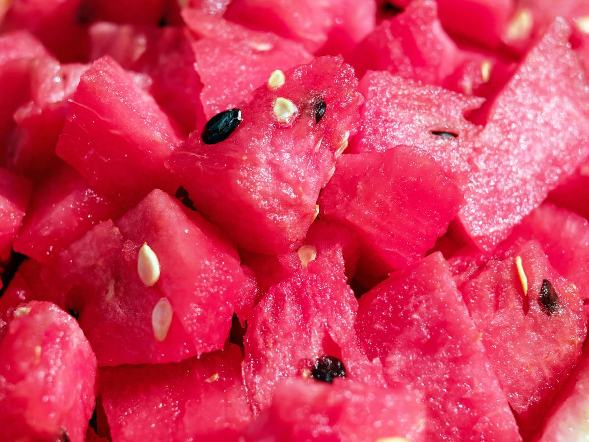 Arbuz w kawałkach. Obrazek w artykule Arbuz - owoc czy warzywo? Ostateczna odpowiedź na pytanie arbuz owoc czy warzywo -Arbuz to owoc czy warzywo