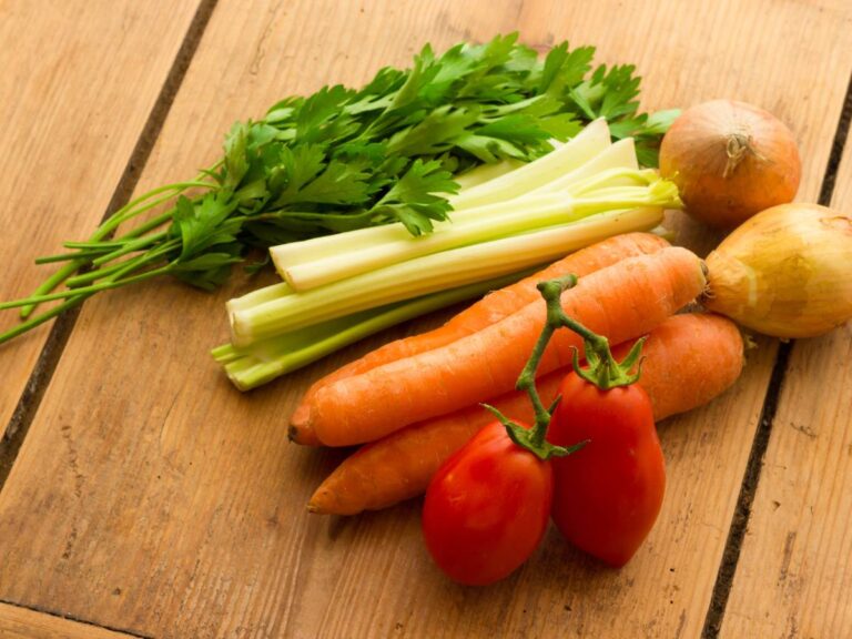 Warzywa do rosołu. Obrazek w artykule Jakie warzywa do rosołu? Lista najlepszych warzyw do rosołu